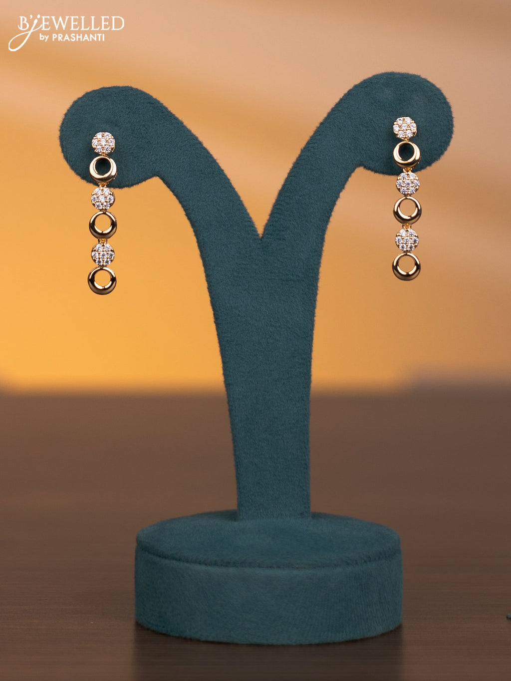 Zircon necklace with cz stones in gold finish