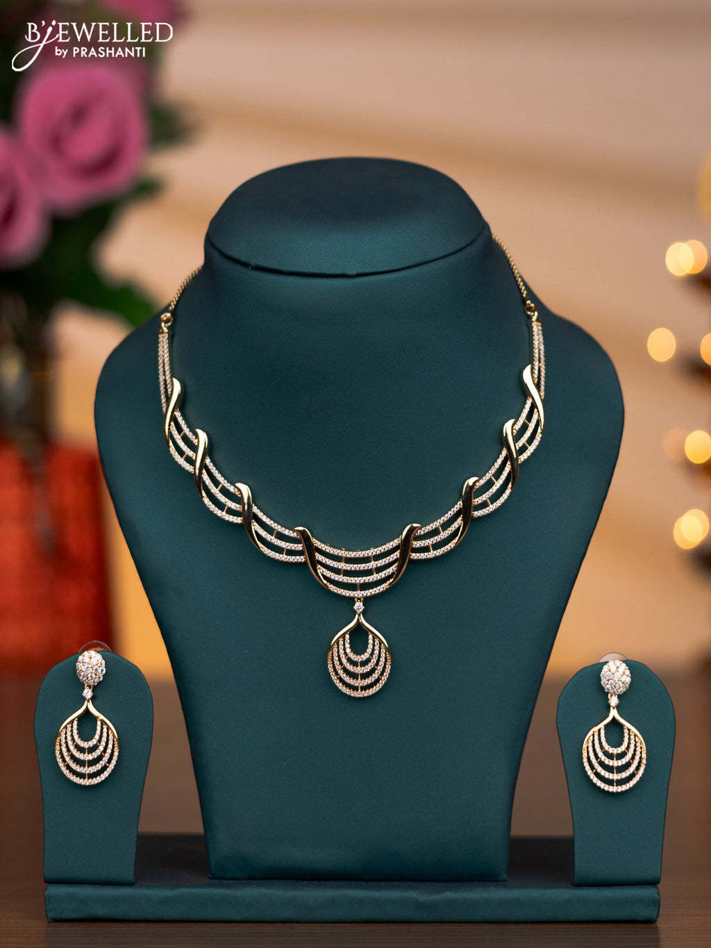 Zircon necklace with cz stones in gold finish