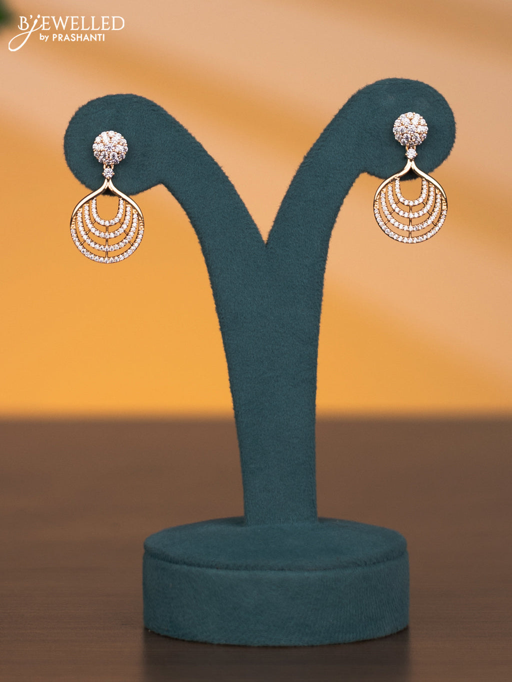 Zircon necklace with cz stones in gold finish