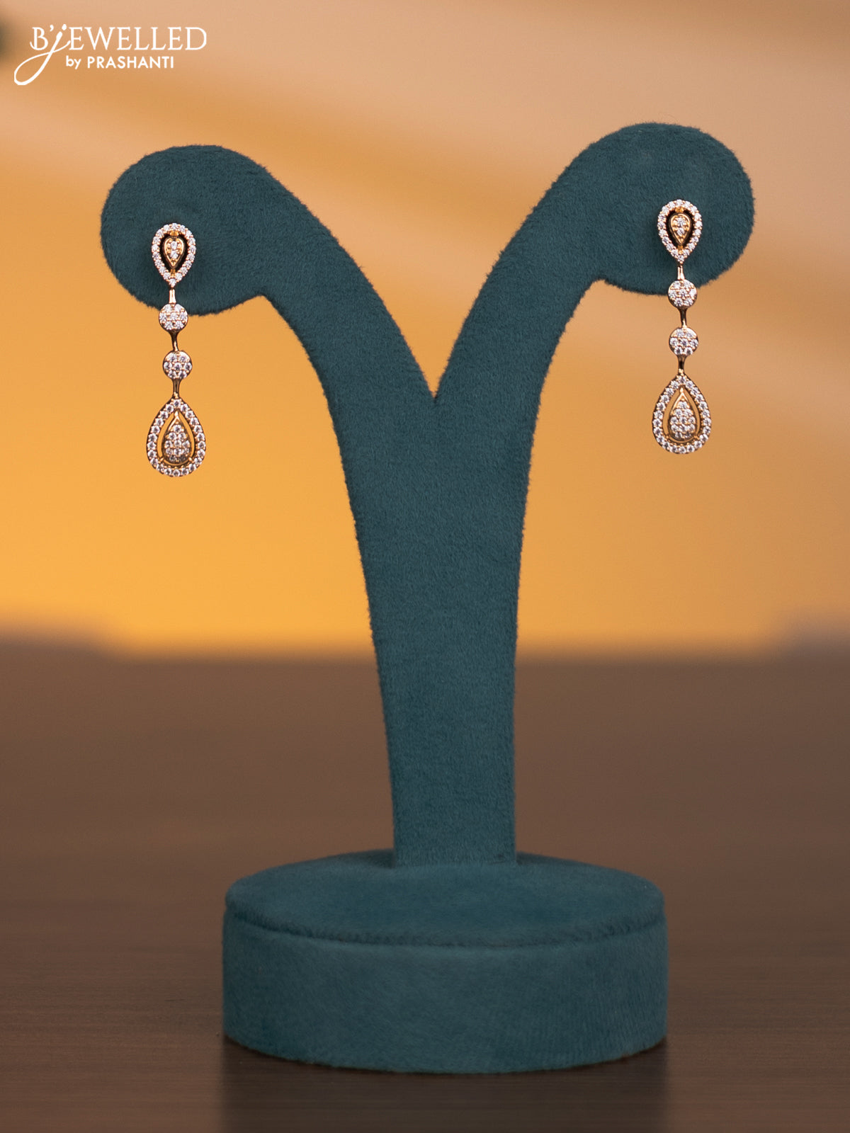 Zircon double layer necklace with cz stones in gold finish