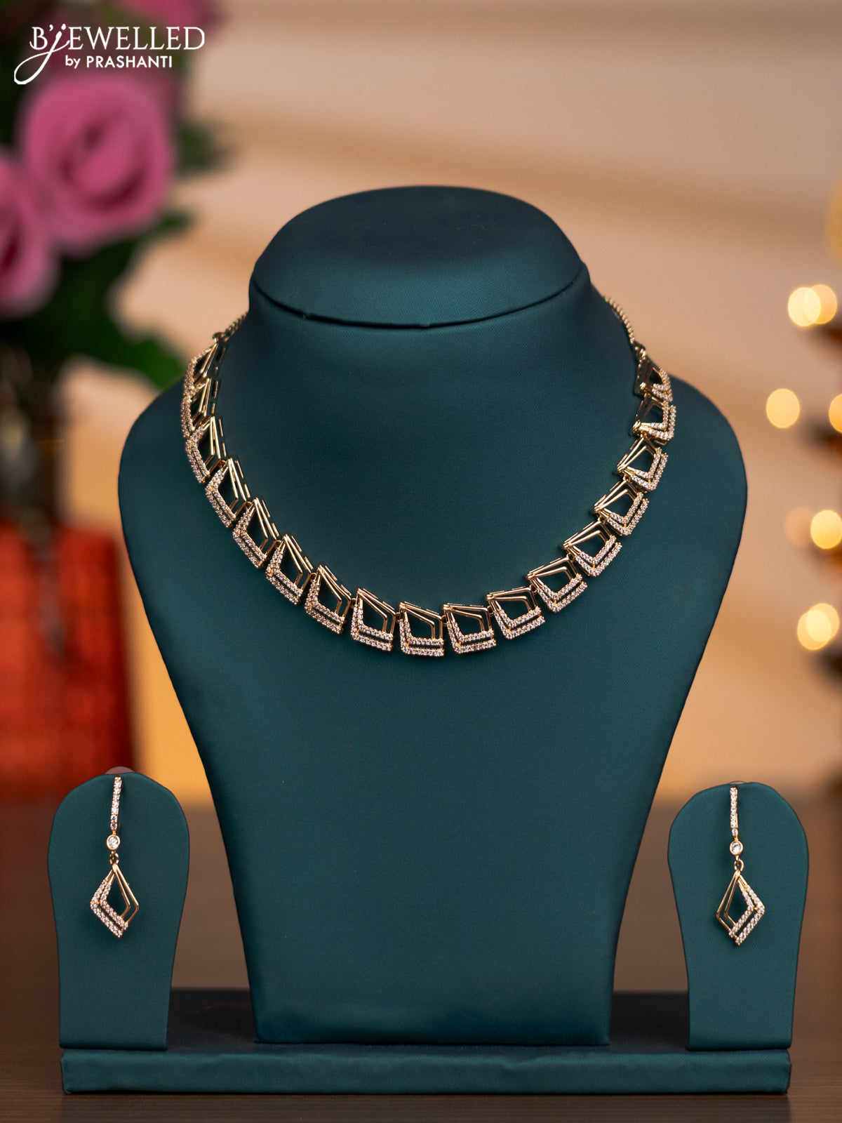 Zircon necklace with cz stones in gold finish