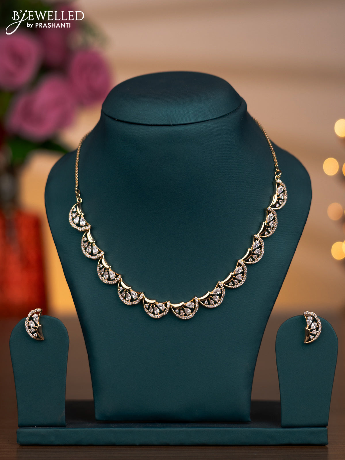 Zircon necklace with cz stones in gold finish