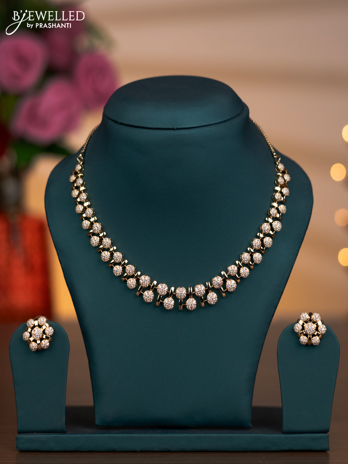 Zircon necklace with cz stones in gold finish