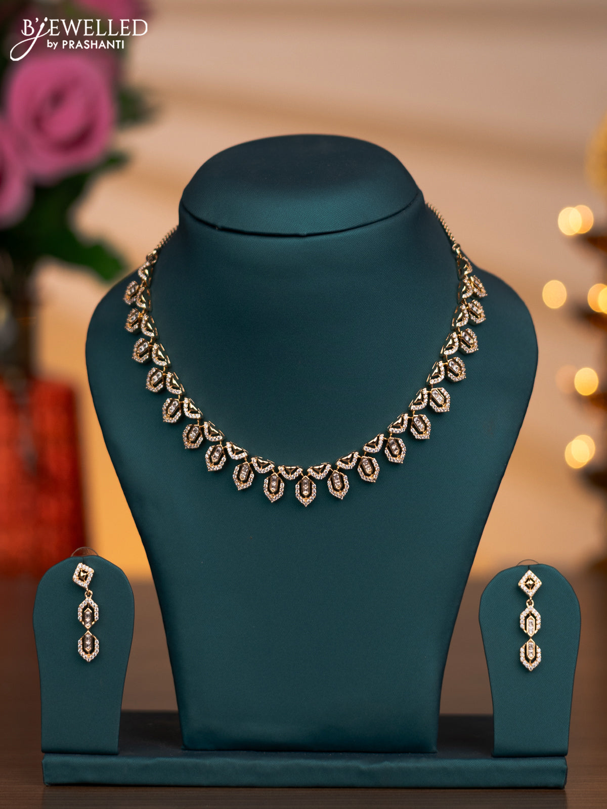 Zircon necklace with cz stones in gold finish