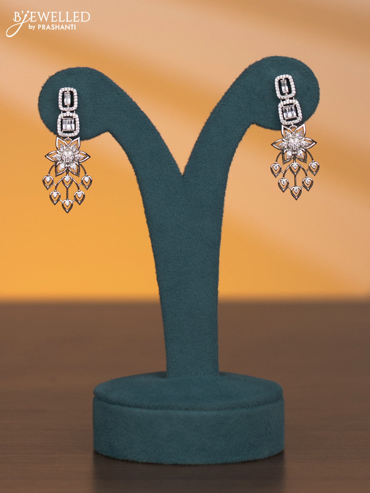 Zircon necklace floral design with cz stones