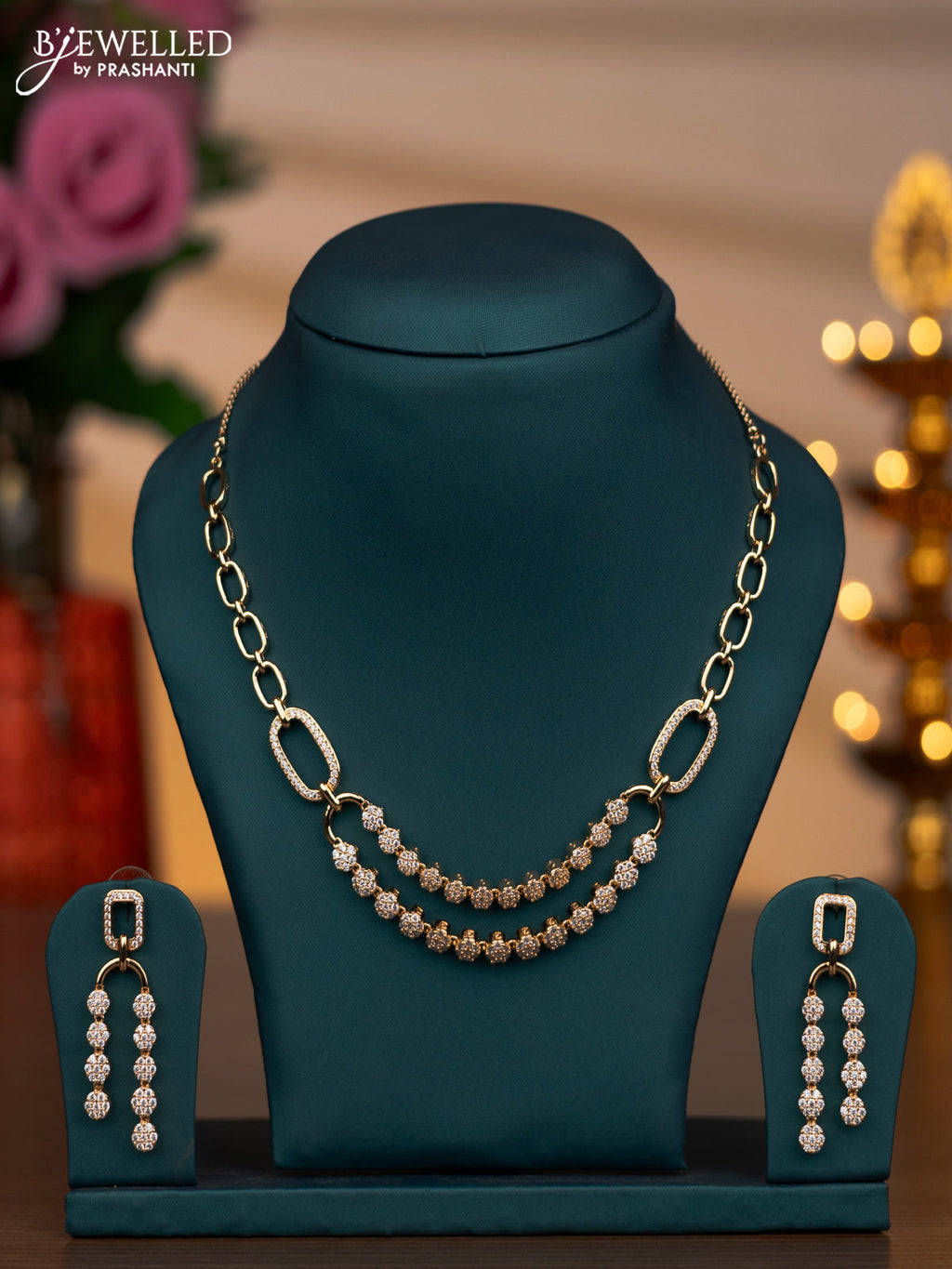 Zircon necklace with cz stones in gold finish