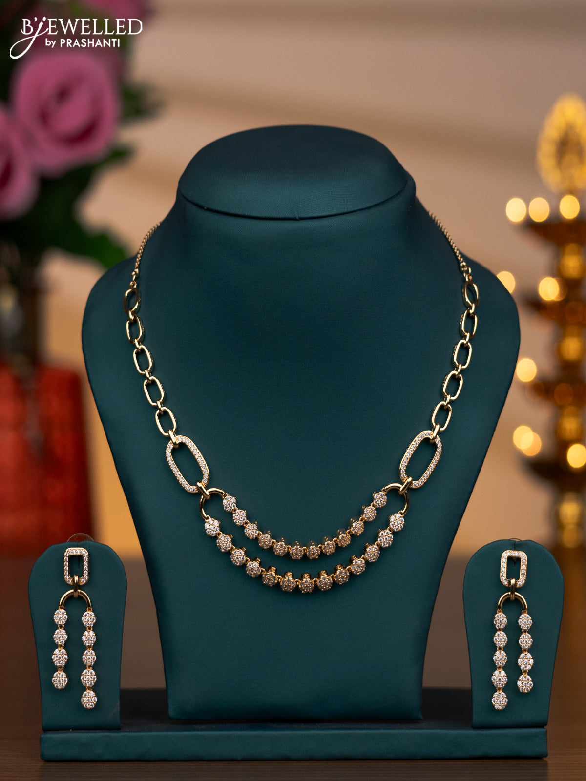 Zircon necklace with cz stones in gold finish