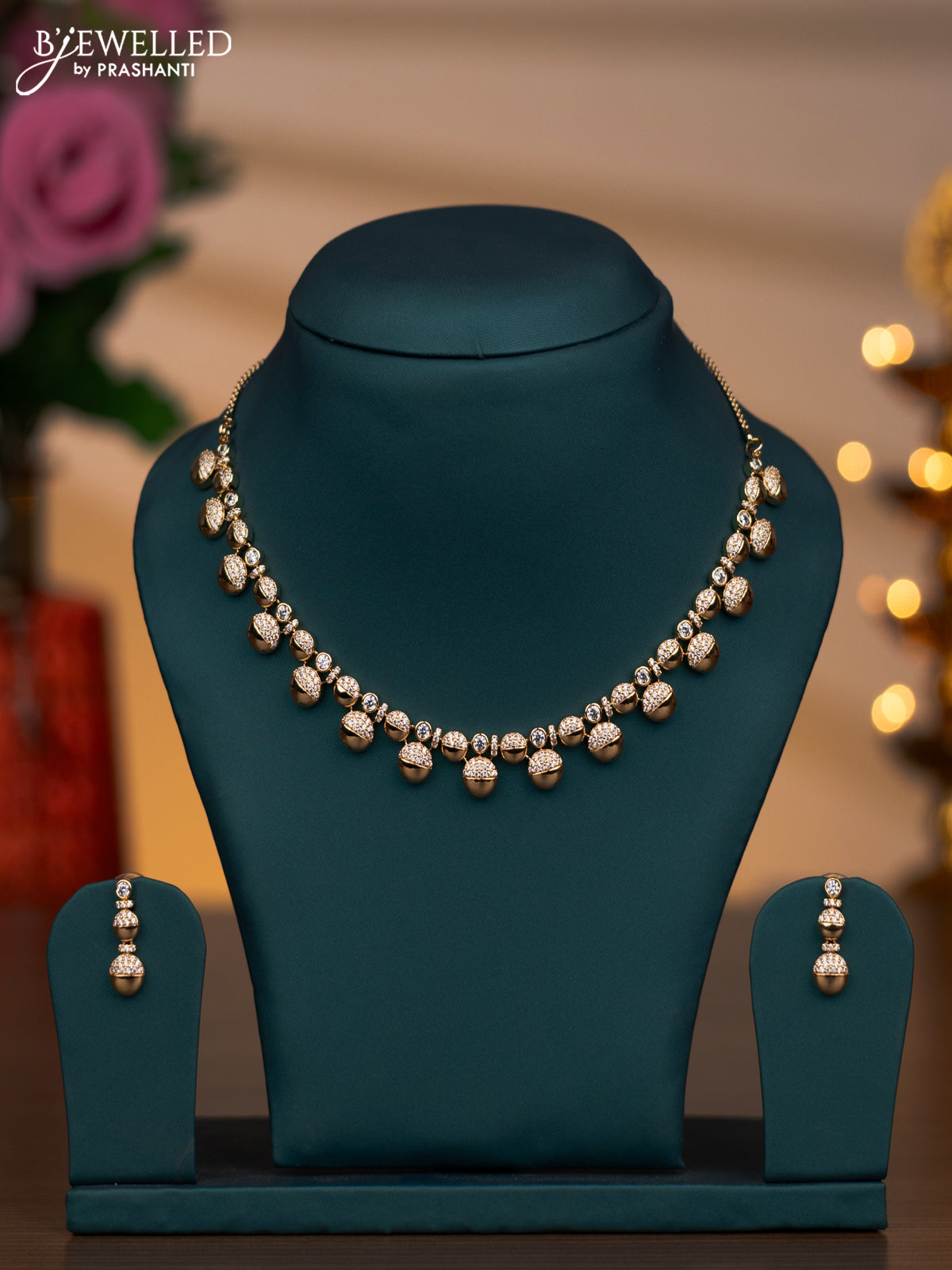 Zircon necklace with cz stones in gold finish