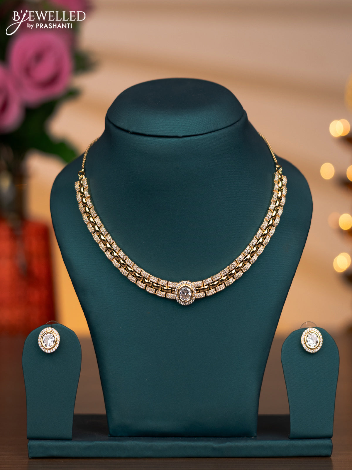 Zircon necklace with cz stones in gold finish