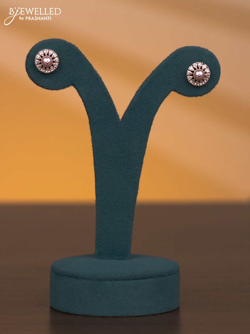 Rose gold necklace with cz stones and pearls