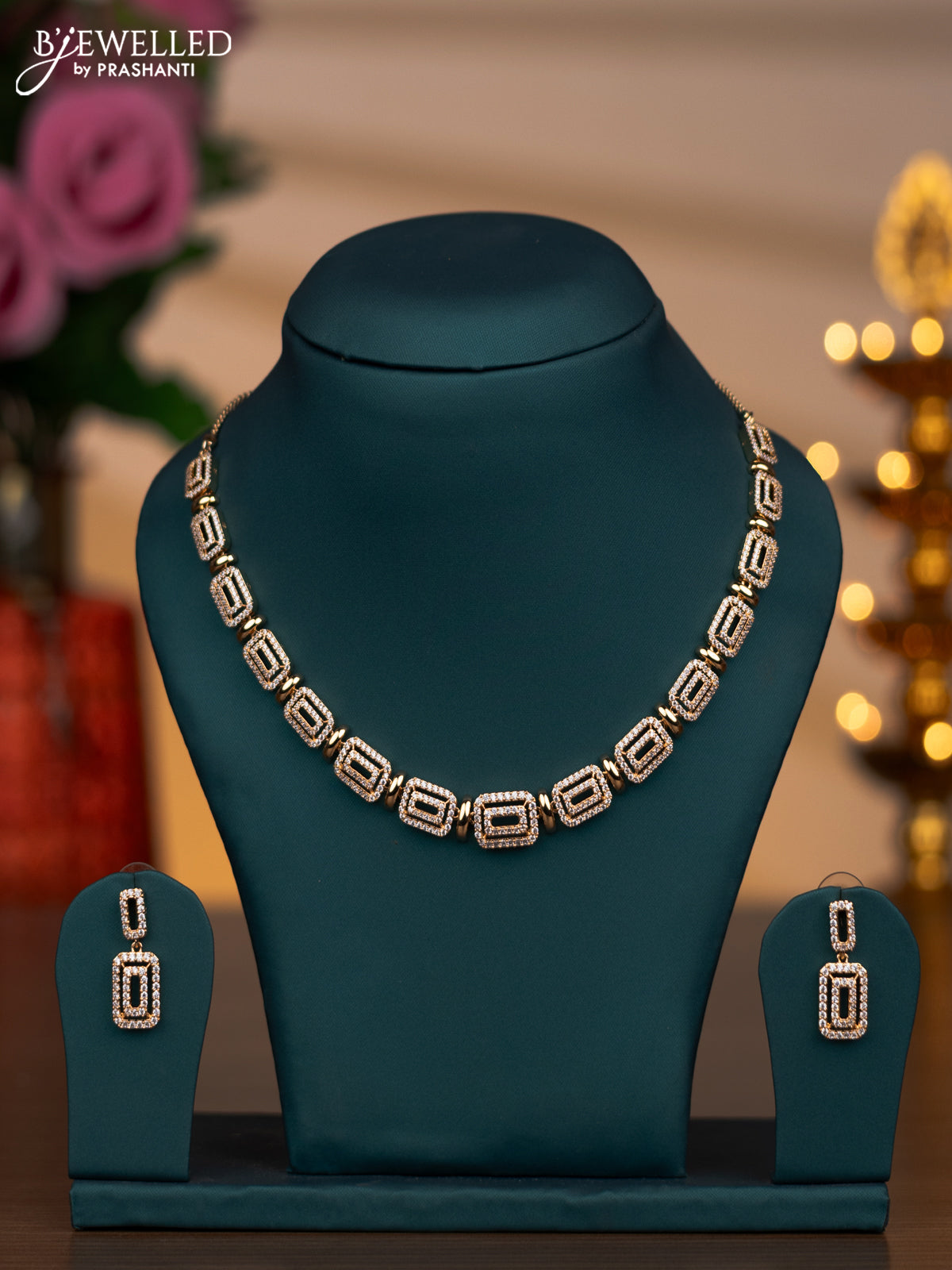 Zircon necklace with cz stones in gold finish