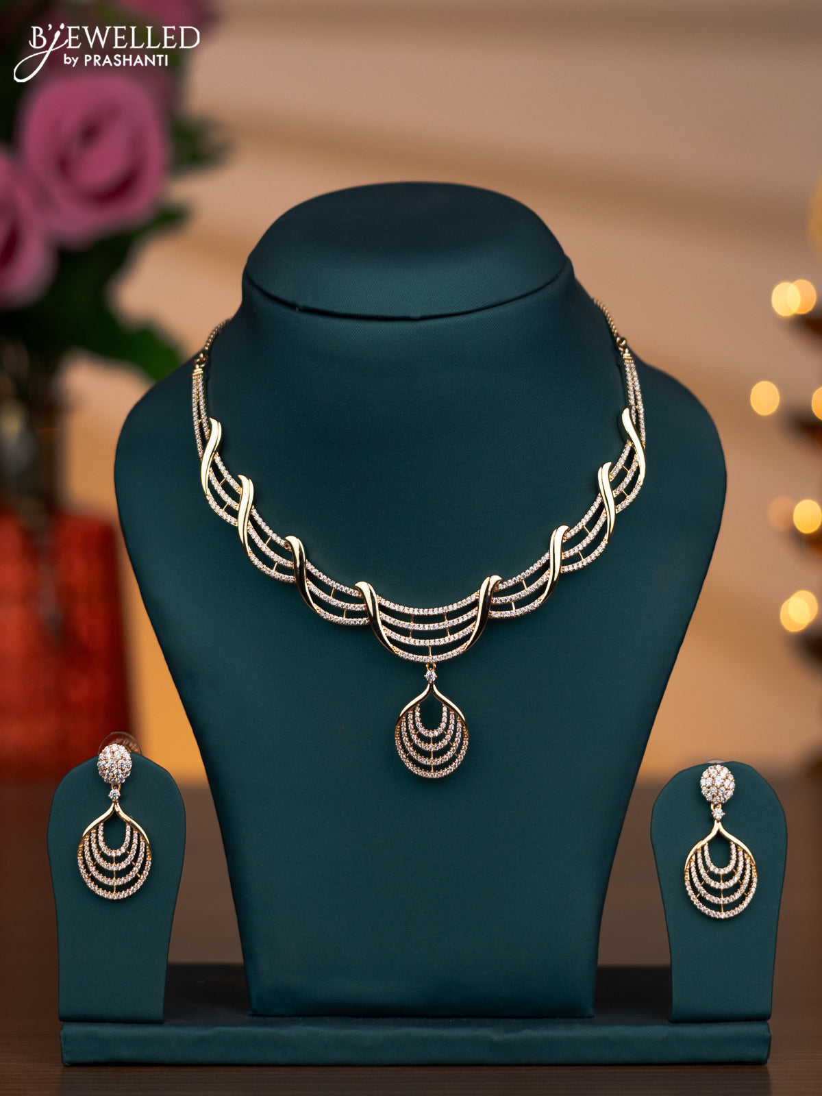 Zircon necklace with cz stones in gold finish