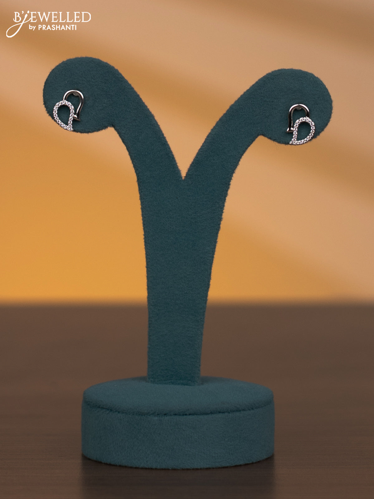 Zircon necklace manga pattern with cz stones