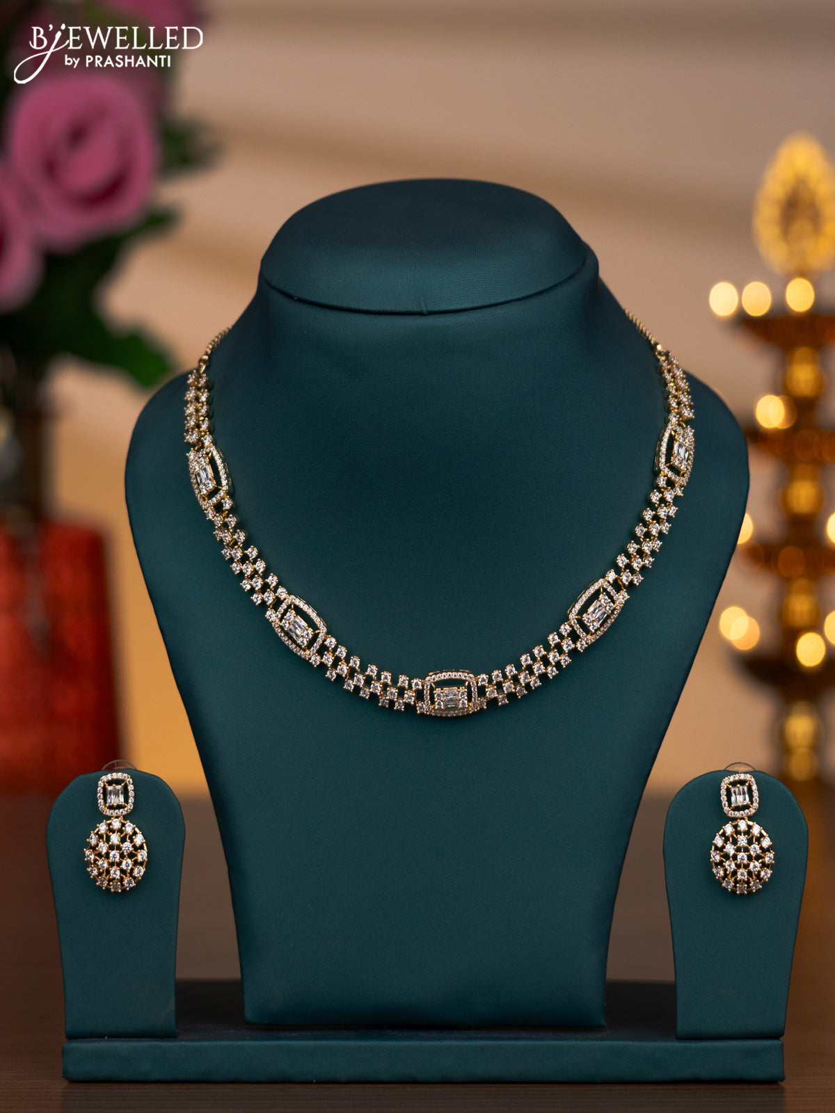 Zircon necklace with cz stones in gold finish