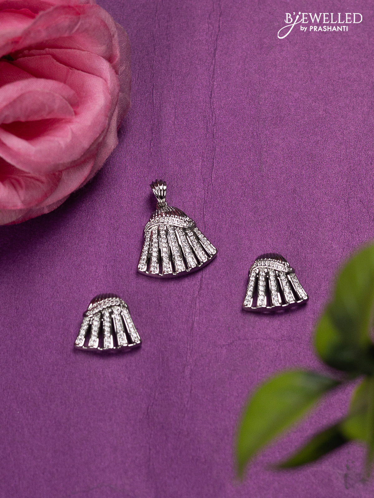 Zircon pendant set with cz stones