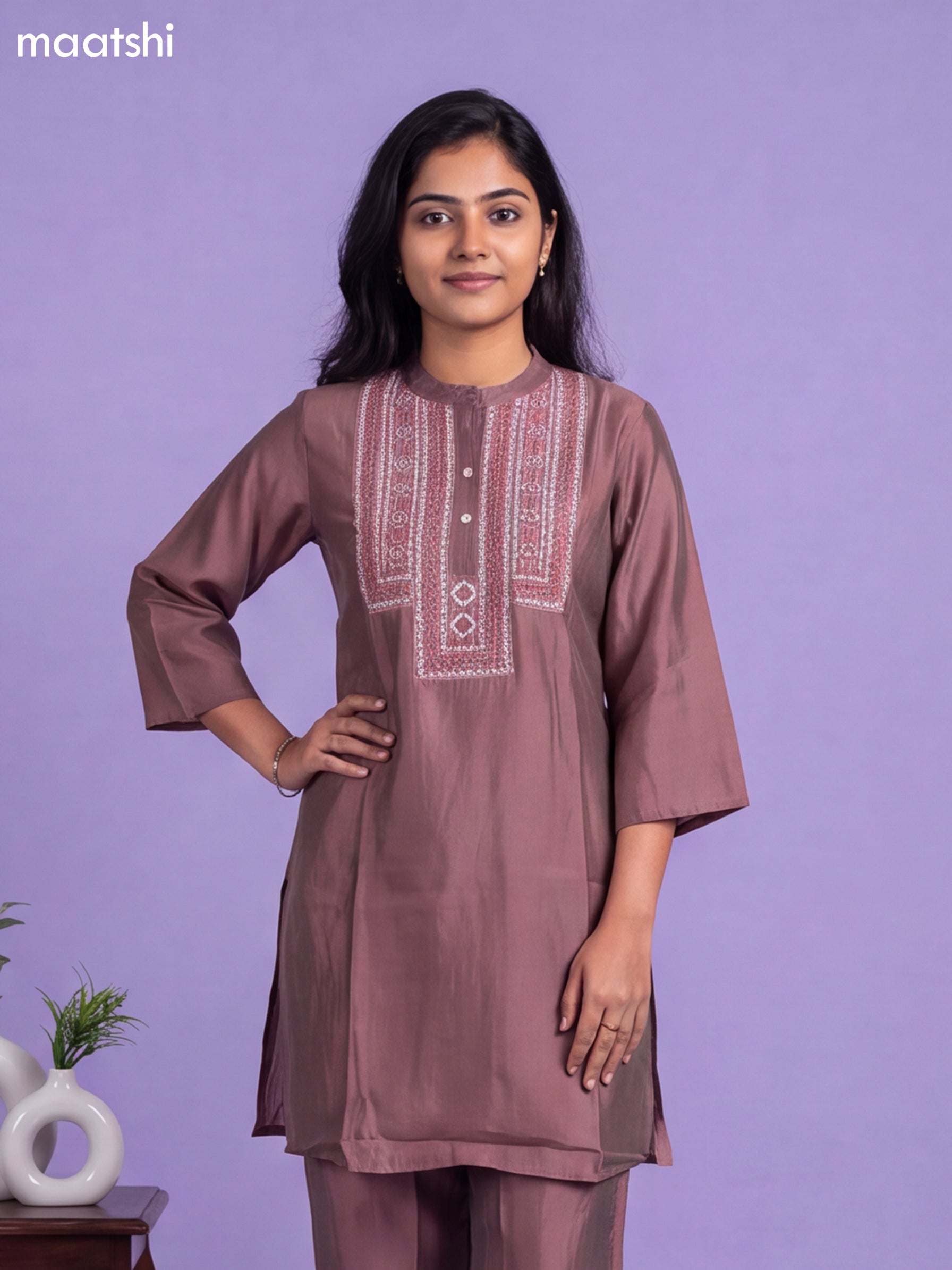 Mauve Pink Chanderi Embroidery Work Kurti & Bottom Set