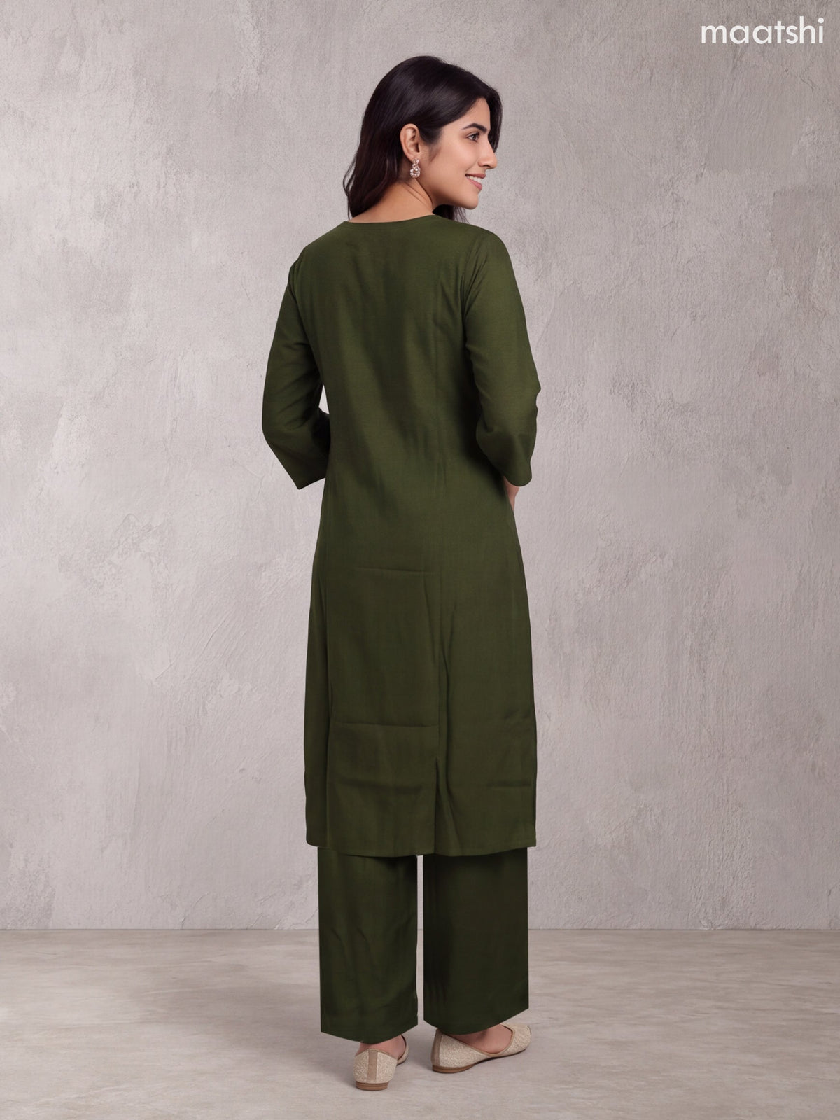 Dark Sap Green Chanderi Bold Floral Embroidery Work Kurti Set