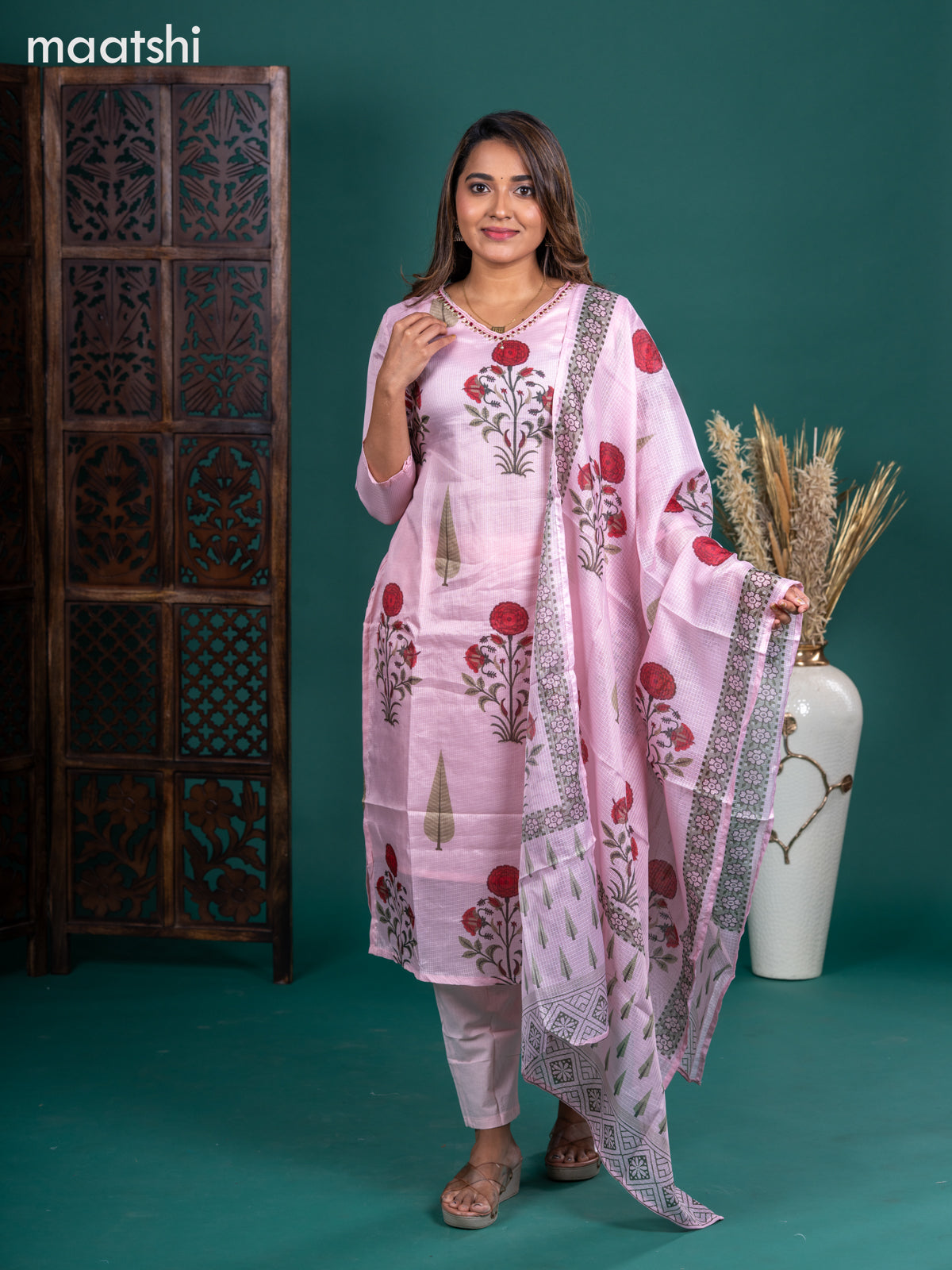 Kota salwar suit peach shade with butta prints & zardosi work v neck pattern and straight cut pant & kotta dupatta