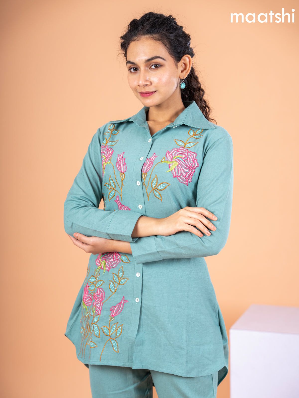 Cotton co-ord set pastel green shade with floral embroidery work & collar neck pattern and straight cut pant