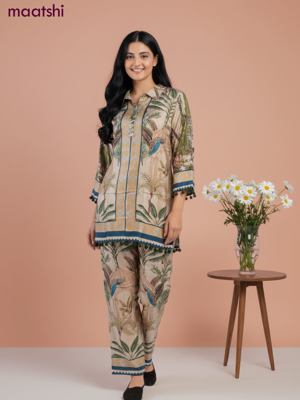 Short co-ord set sandal with allover prints & collar neck pattern and straight cut pant