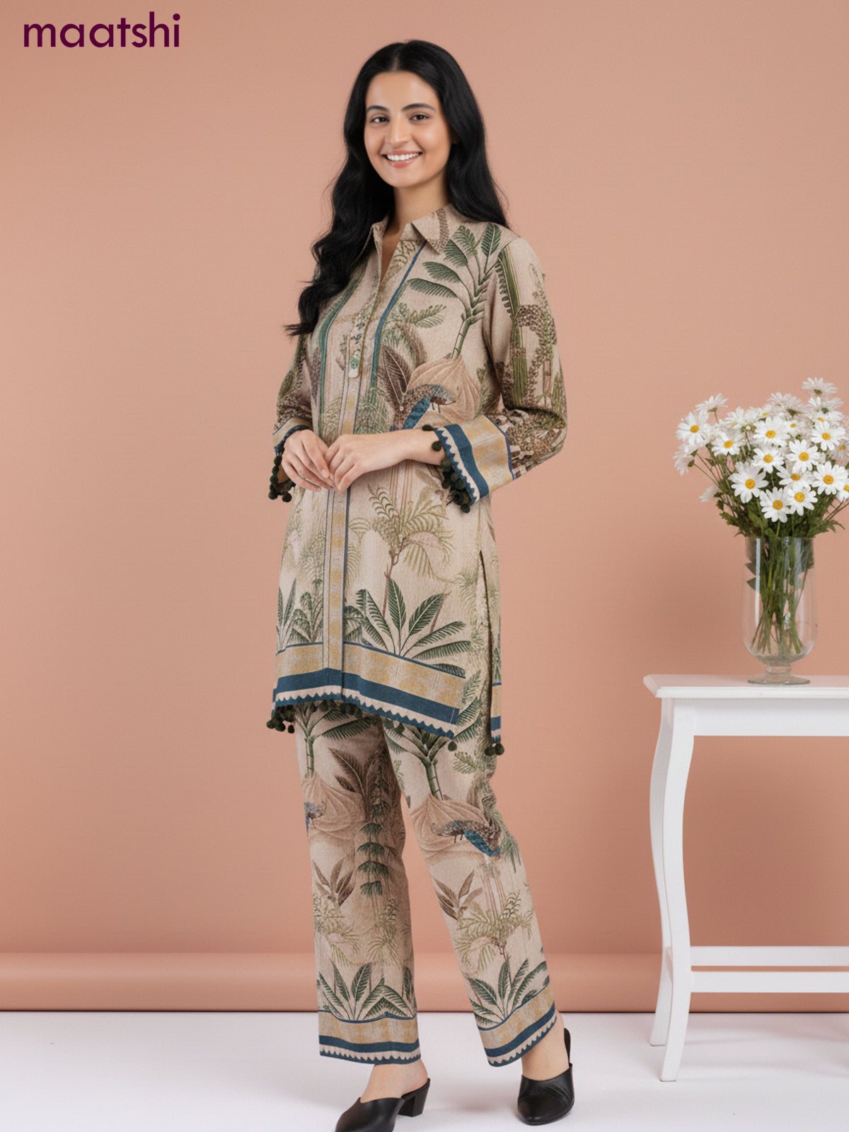 Short co-ord set sandal with allover prints & collar neck pattern and straight cut pant