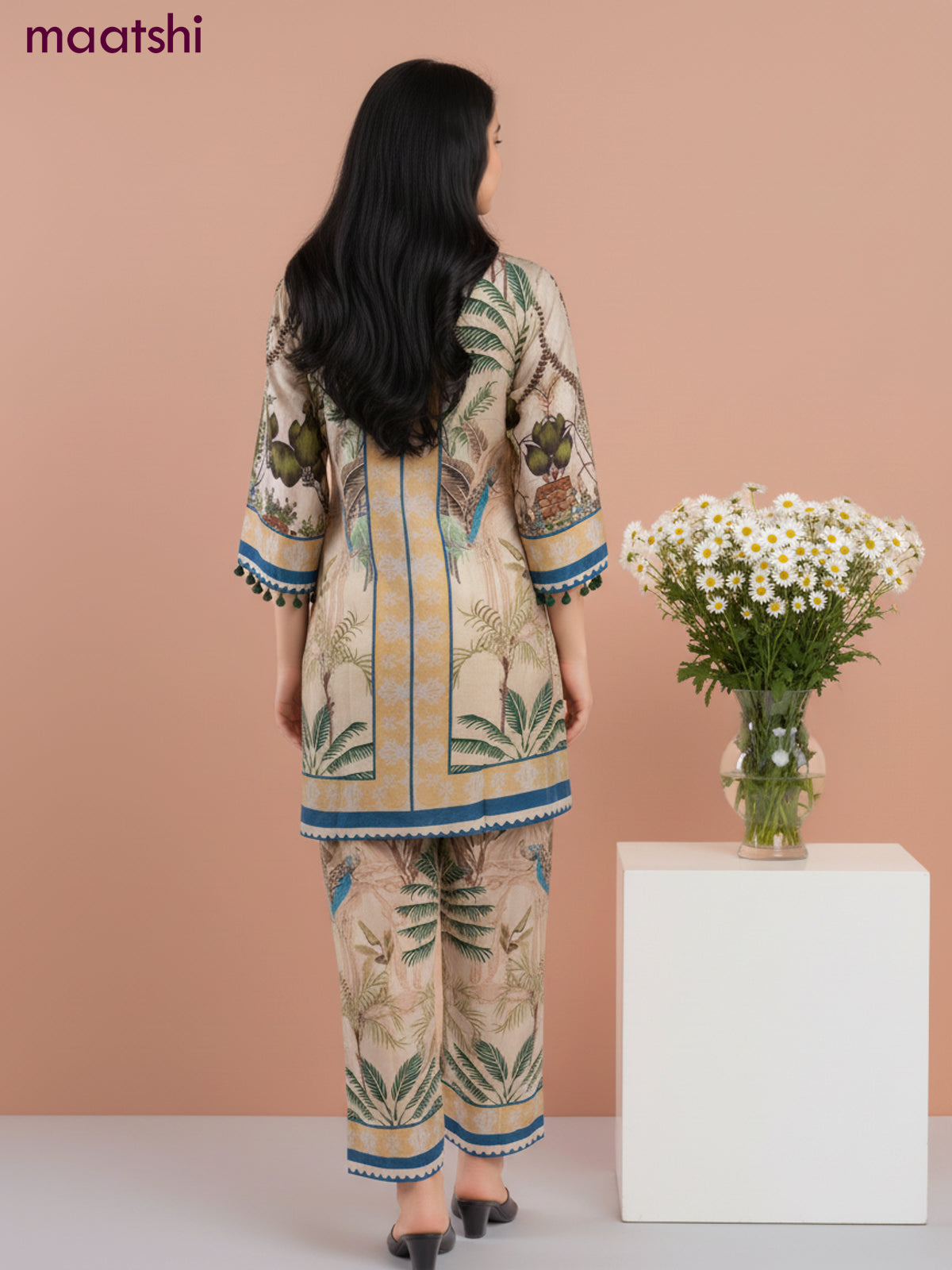 Short co-ord set sandal with allover prints & collar neck pattern and straight cut pant
