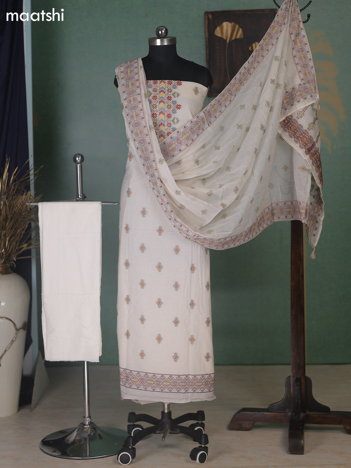 Off White Cotton Dress Material With Kantha Stitch Work Neck Pattern