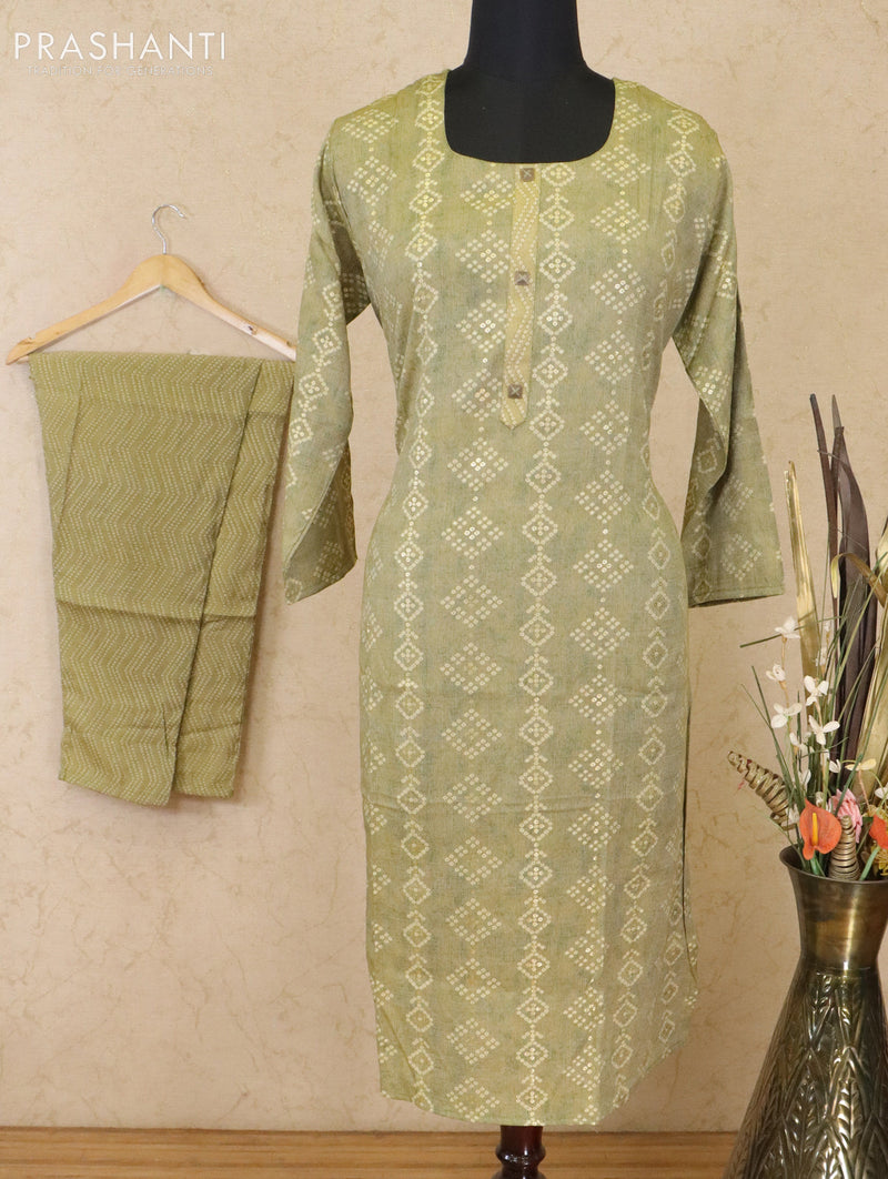 Slub cotton readymade kurti green shade with allover bandhani prints & patch work neck pattern and straight cut pant