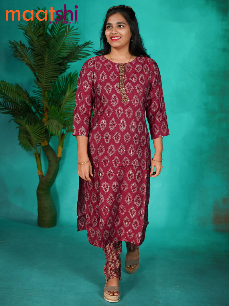 Muslin readymade kurti maroon with allover prints & beaded work neck pattern and straight cut pant